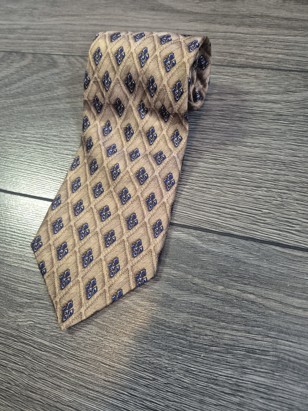 Vintage London Fog - Limited Edition - 100% Silk - Made In Canada